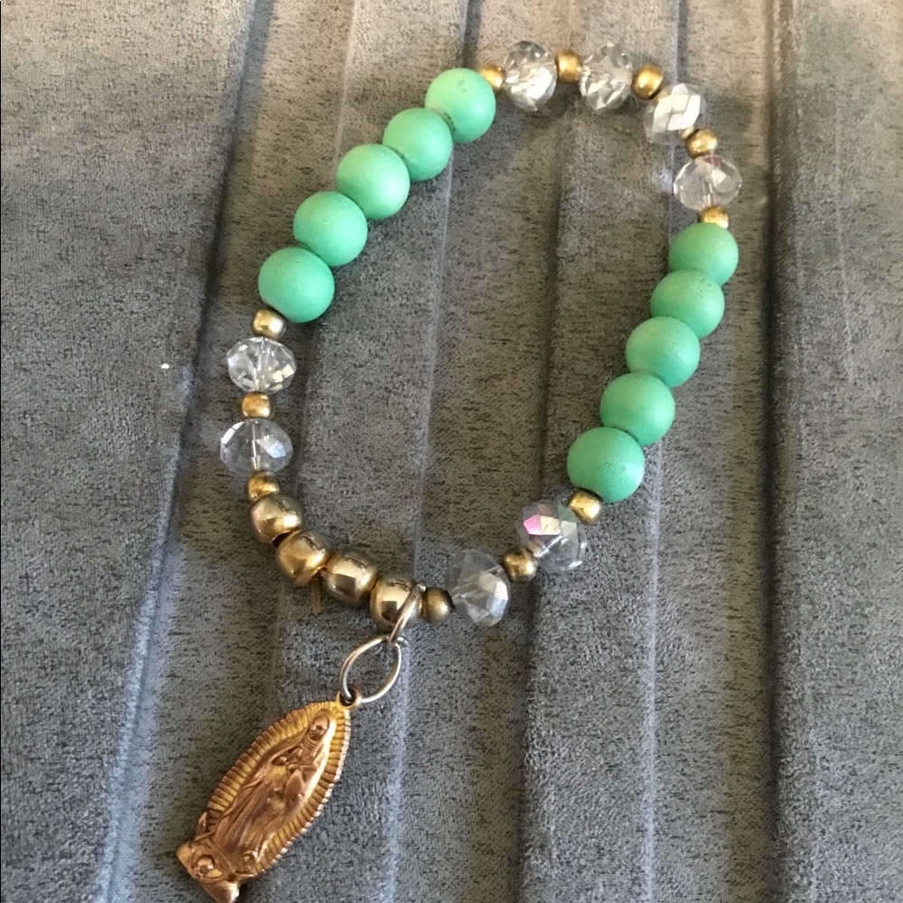 Stretchable Bracelet w charm